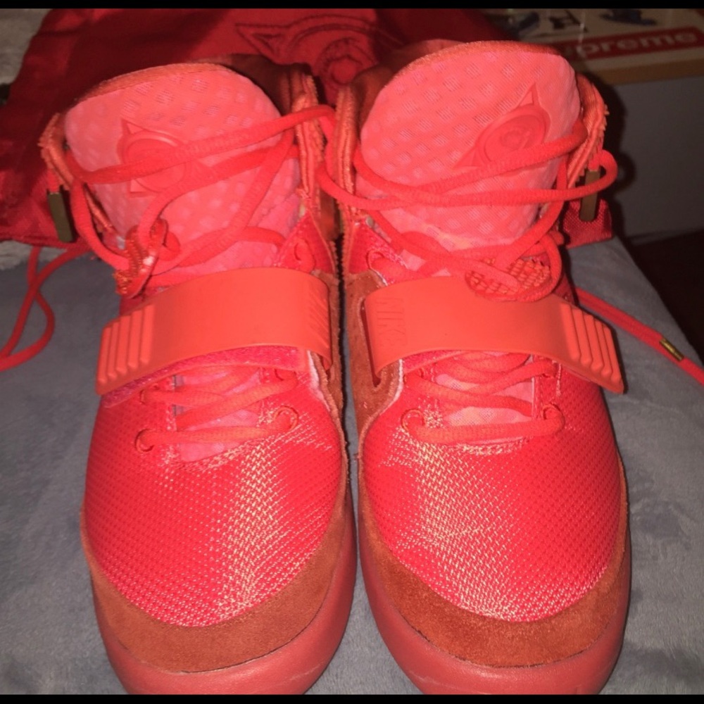Nike air yeezy 2 red October